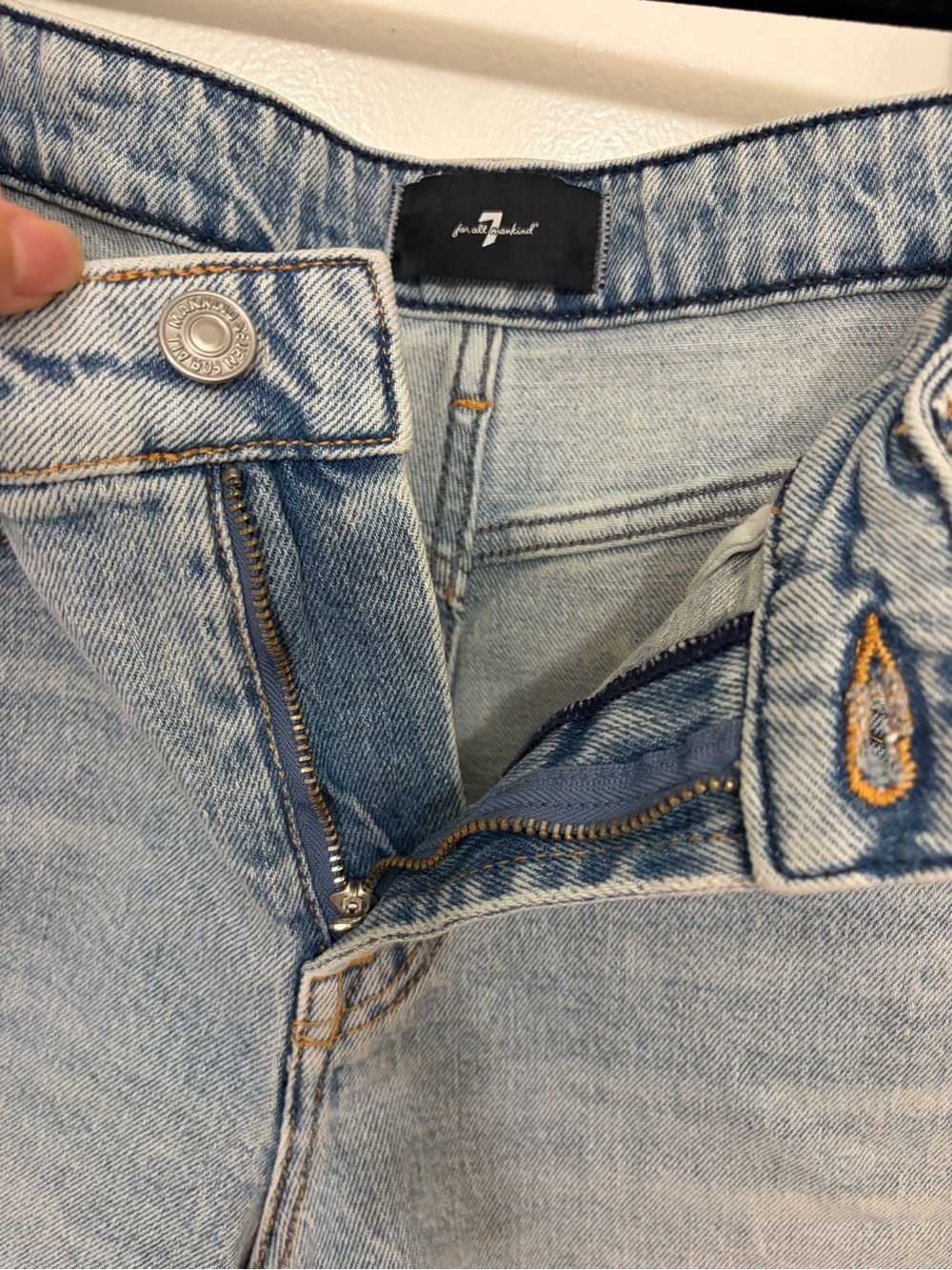 NWT: $148 7 FOR ALL MANKIND Denim Cutoff Monroe Long Shorts, Size 30 - Picture 5 of 6